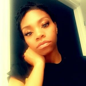 Meet your Posher, Ebony